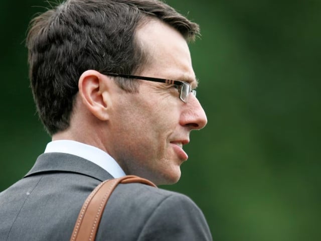 white house senior adviser david plouffe walks to the marine one helicopter to depart with u s president barack obama for a day trip to ohio and new york from the white house in washington june 14 2012 photo reuters